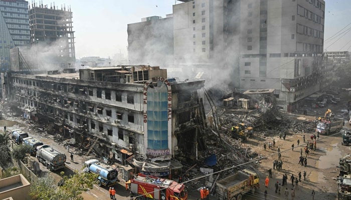 Pakistan: Burns or suffocation What caused deaths in the Gul Plaza fire?